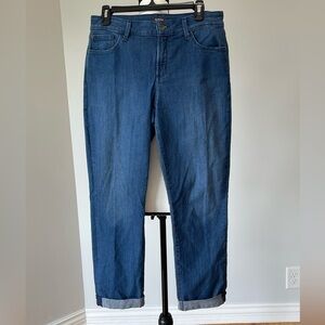 NYDJ size 6 cuffed Jessica relaxed boyfriend Lift & Stuck denim jeans casual